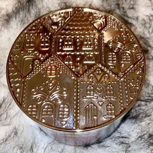 Chocolate Lava Cake Candle - Picture 3 of 4